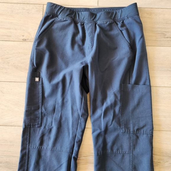 FIGS Mens Axim Cargo Scrub Pants Size Large Navy Blue Stretch T2001 Drawstring - Picture 2 of 5